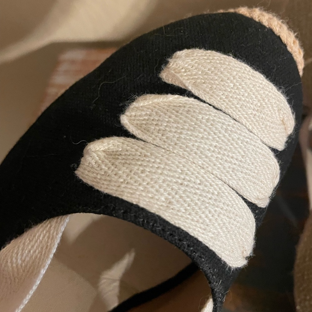 Stylish Black and Cream Espadrilles - Picture 6 of 9